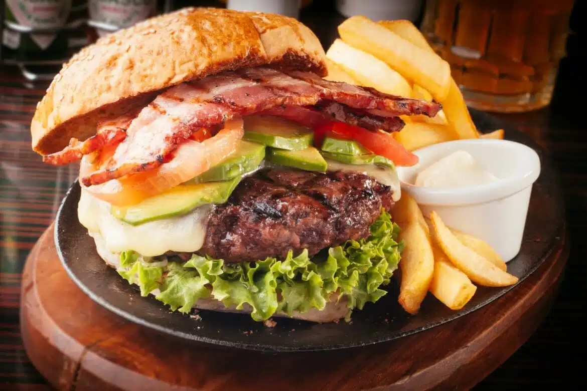 Perfect Beef Fajita Patty Burger Served With Fries And Dip